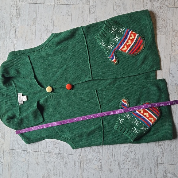 Christopher & Banks Size Medium knit Christmas vest with mitten pockets FairIsle - Picture 6 of 7